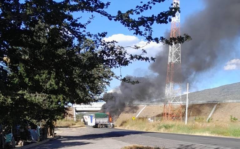 Incendian vehículos en Zamora
