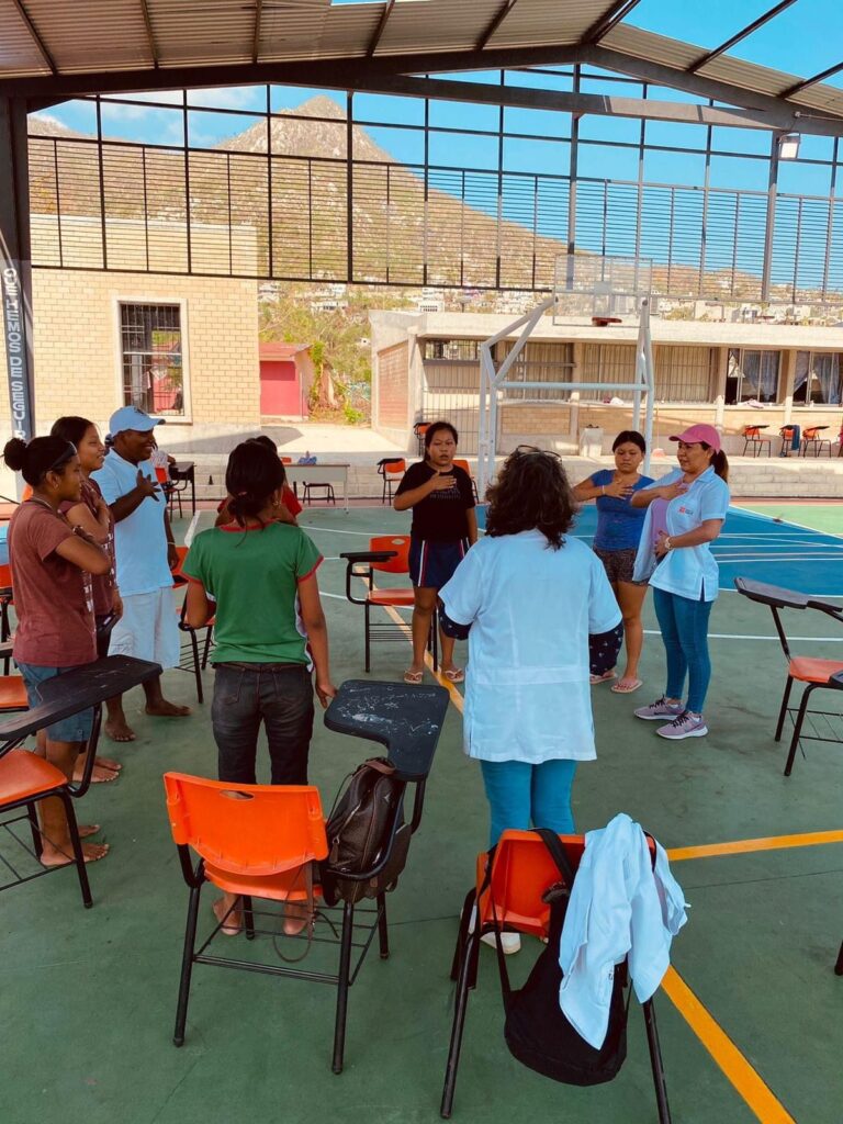 Especialistas del CIJ atienden a damnificados de Otis en Acapulco