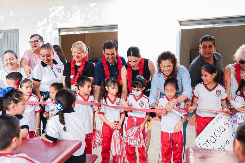 En segunda escuela visitada esta semana,  alcalde Jorge Sánchez Allec entrega otra cocina-comedor