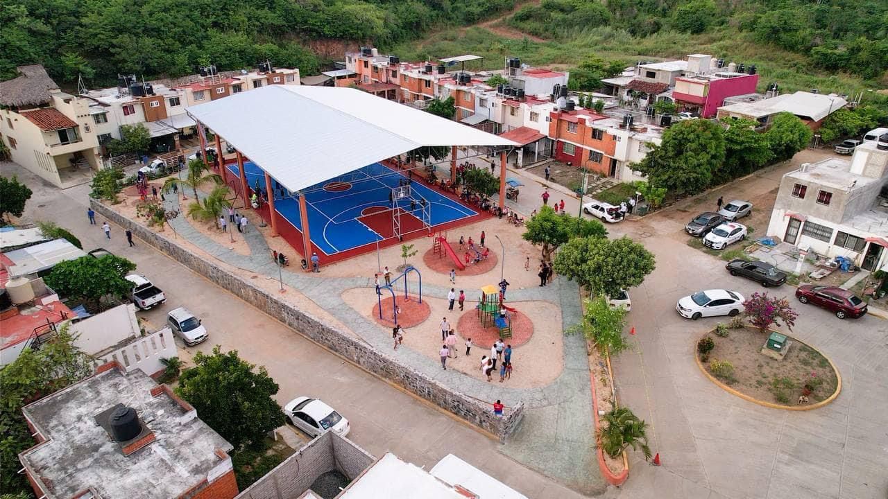 Presidente Jorge Sánchez inaugura espacio deportivo en Unidad Habitacional Las Perlas