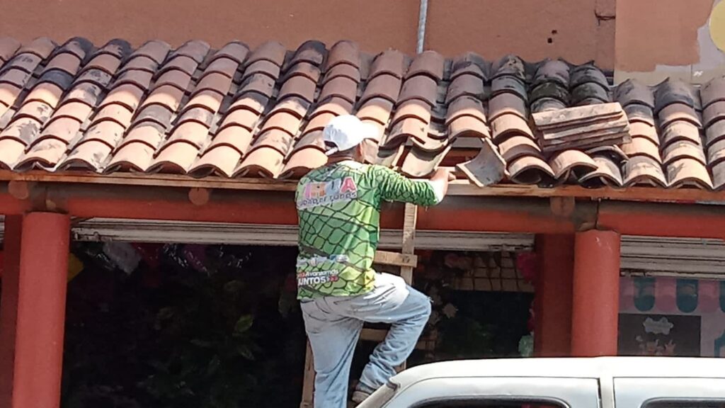 Servicios Públicos realiza trabajos de bacheo y rehabilitación de tejabanes