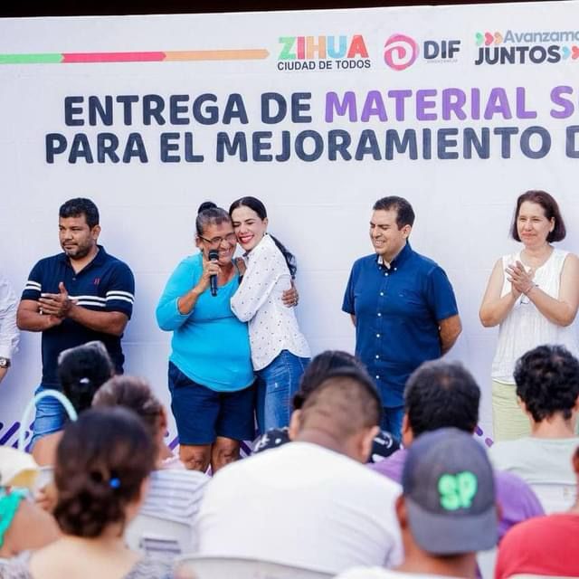 Lizette Tapia Castro encabeza nueva entrega de apoyos para mejoramiento de vivienda