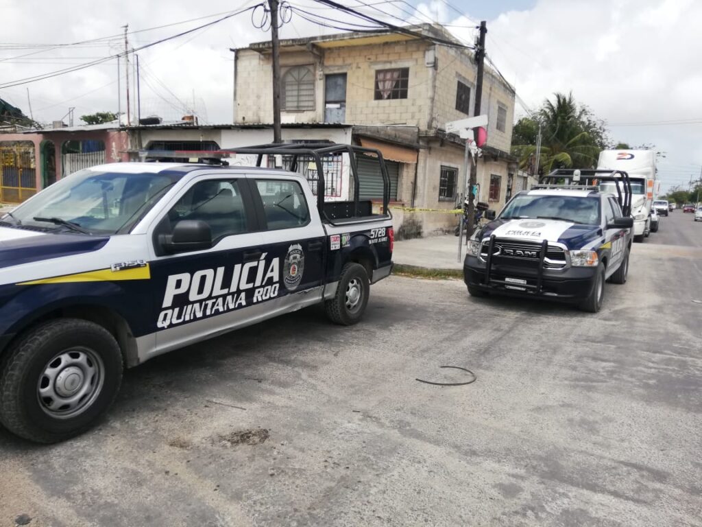 Dan de baja a 37 policías por casos de corrupción en Cancún