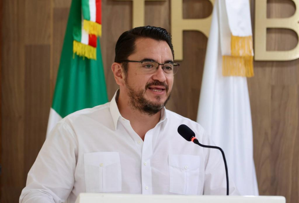 Asiste Ludwig Reynoso al informe de actividades del tribunal superior de justicia administrativa en Guerrero