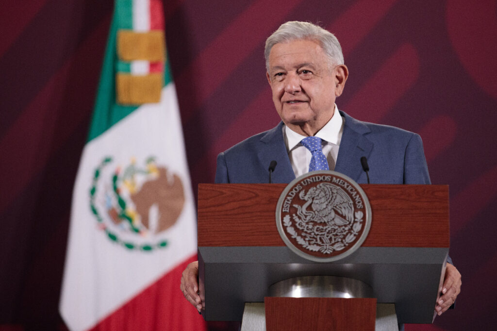 AMLO: Documento de PEMEX sobre pago de aguinaldo es falso