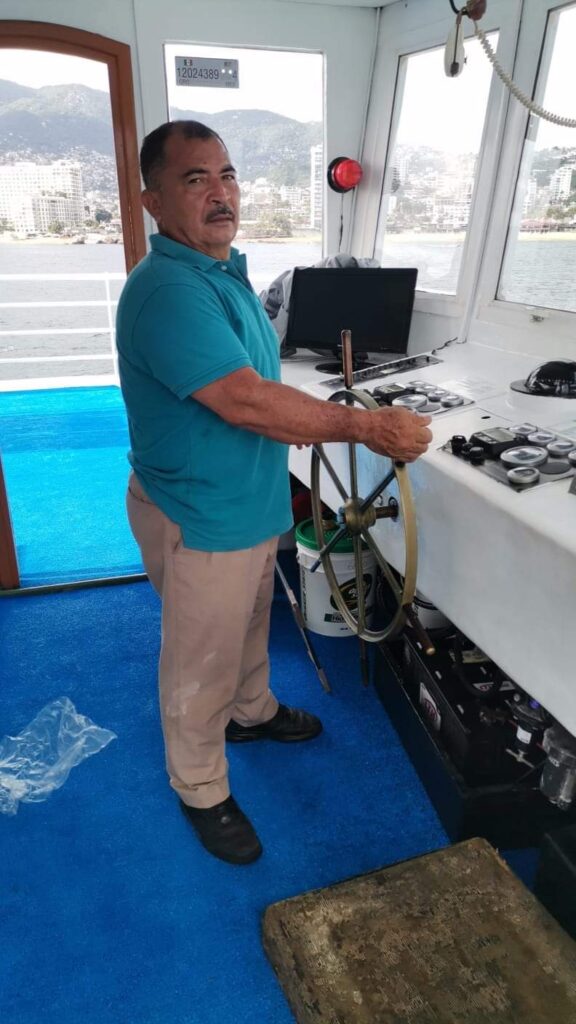 En Acapulco… Encuentran el cuerpo del capitán del yate Acarey y lo entregan a su familia
