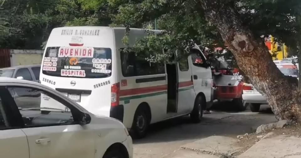 En Iguala… Ejecutan a balazos un hombre en una urvan; los atacantes iban como pasajeros