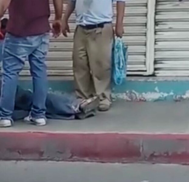 En el centro de Iguala… Atacan a balazos a chófer de urvan; murió en un hospital