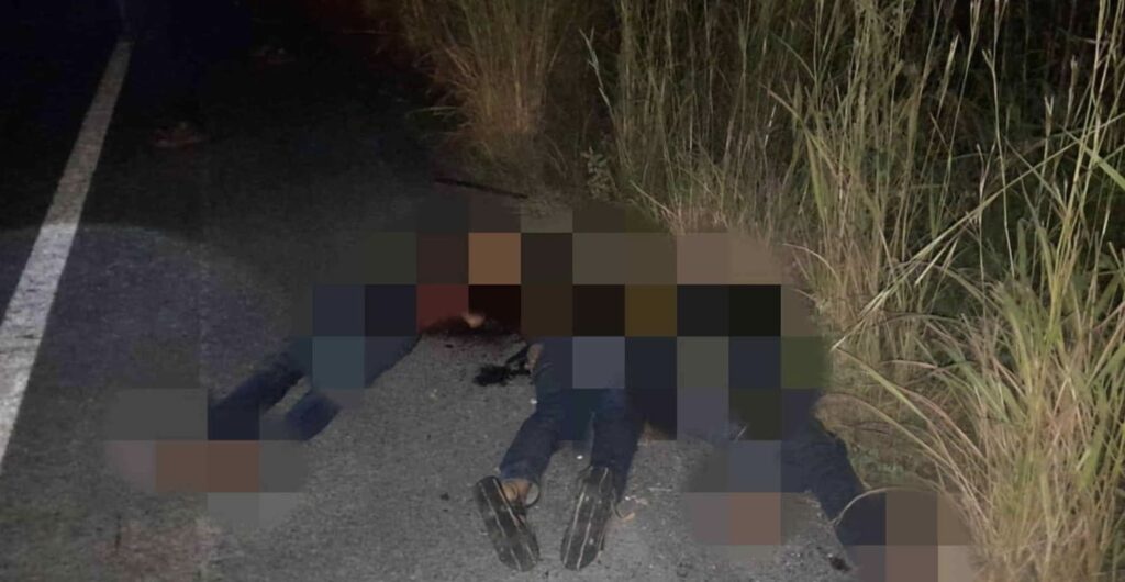 Coyuca de Benítez… Tres hombres atados de manos y acribillados en la carretera federal