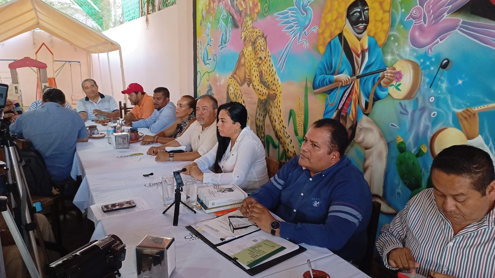 Exigen renuncia de la fiscal Sandra Luz Valdovinos; despidió a 500 trabajadores