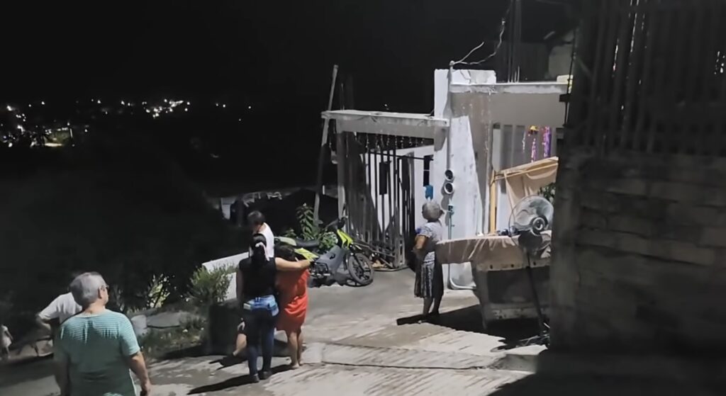 Incendio daña una casa en Tecpan