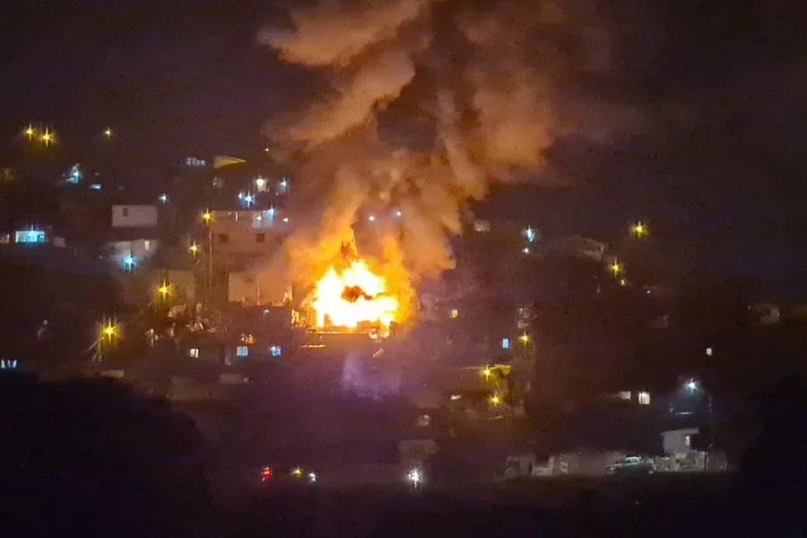 Al incendiarse su casa, en Acapulco… Mueren calcinados un matrimonio y su niño de 3 años mientras dormían