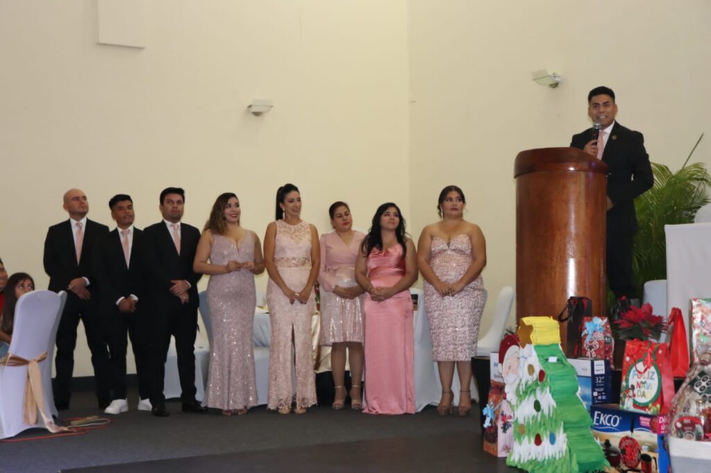 Rinde protesta nuevo comité del Colegio de Odontólogos de Zihuatanejo