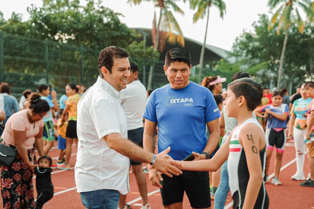 Realiza con éxito el primer Acuatlón 2023 Gobierno de Zihuatanejo