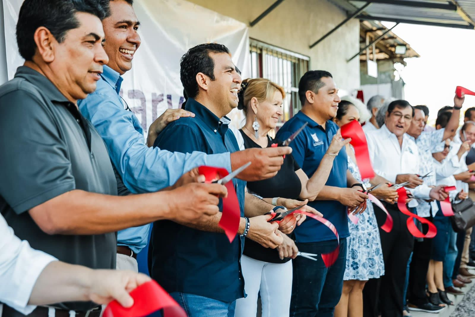 Gobierno de Zihuatanejo fortalece infraestructura educativa del municipio