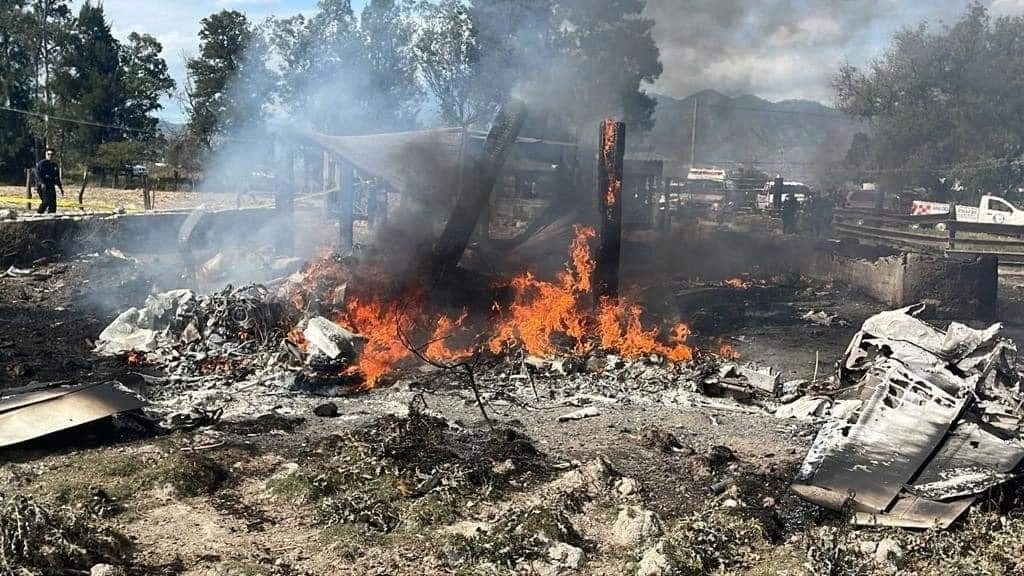 Se desploma avioneta en Tepic; hay 4 muertos