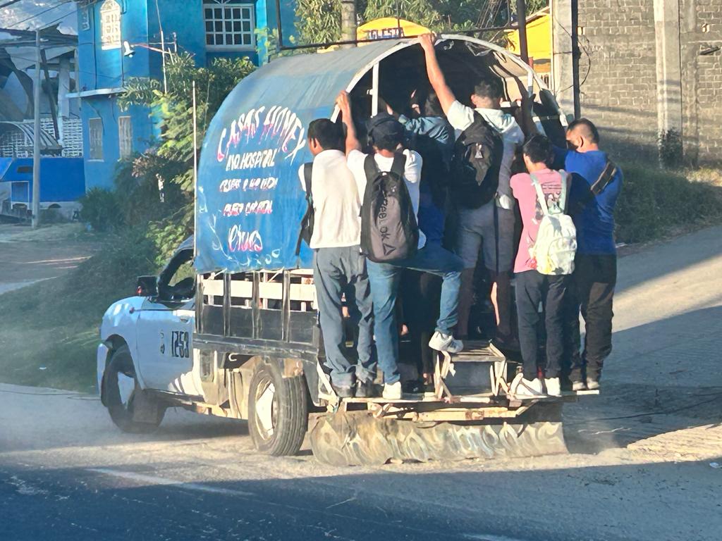 Continúa muy limitado el servicio de transporte público en Acapulco
