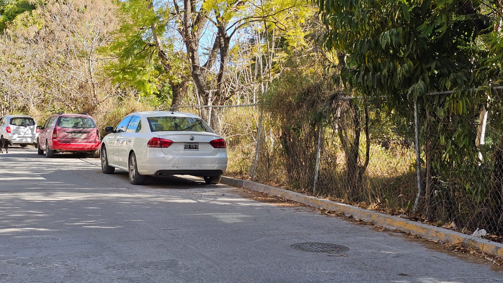 En Chilpancingo… Dejan auto Passat con los cuerpos de 2 hombres reportados como desaparecidos
