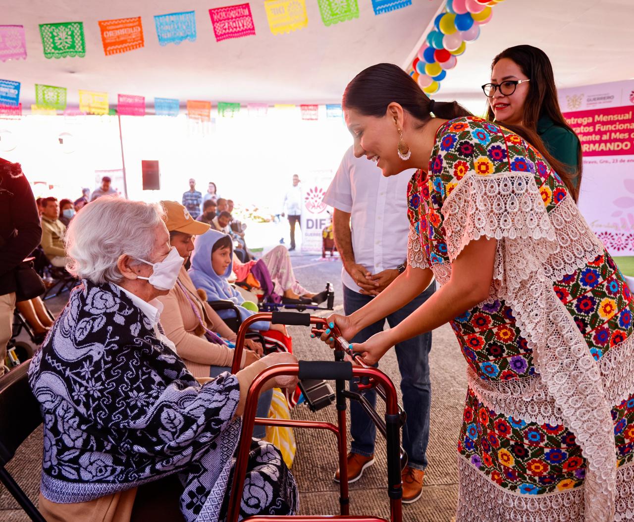Inicia el DIF Guerrero entregas mensuales de aparatos funcionales 2024