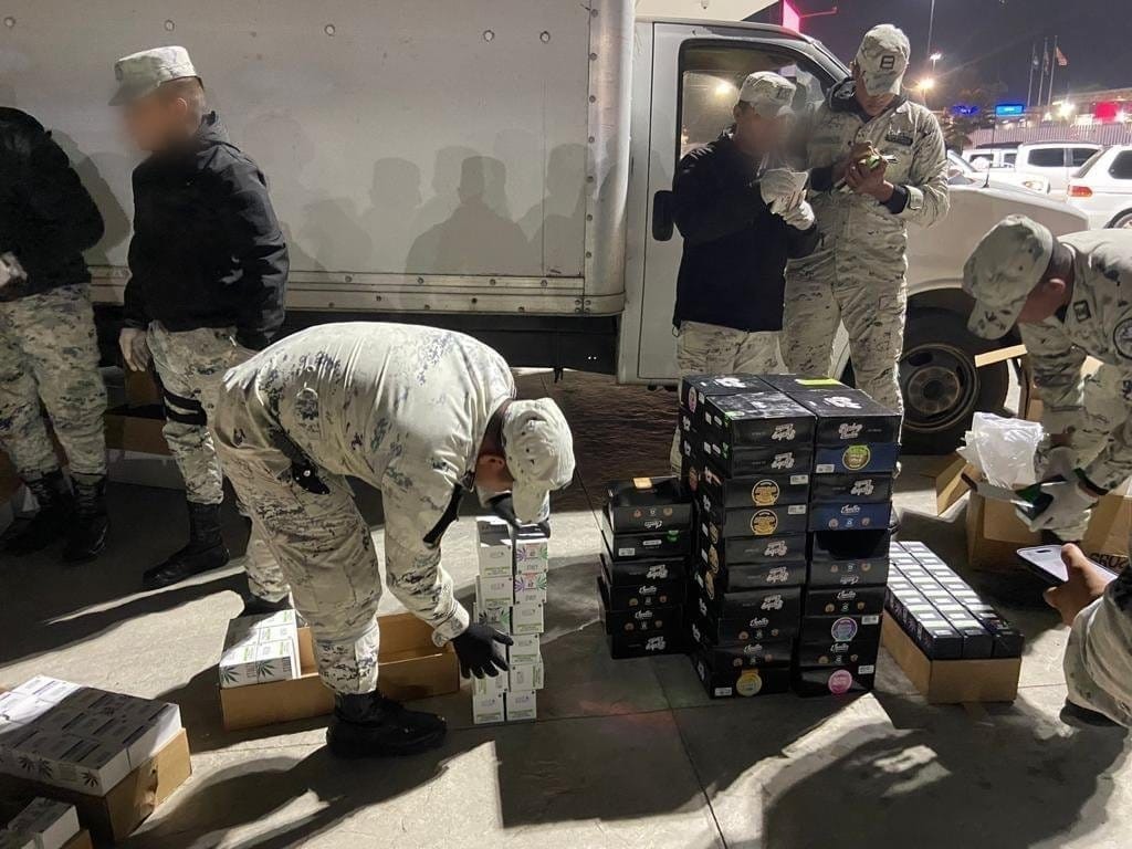Interceptan en Tijuana envío de armamento a EU