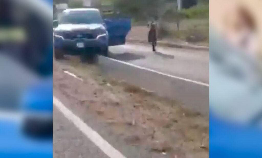 Niña herida pide ayuda tras ataque a su familia en la carretera Cuautla-Cuernavaca en Morelos