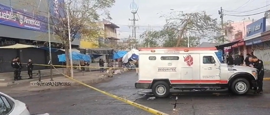 Asesinan a custodios en intento de atraco a camioneta de valores en Guadalajara