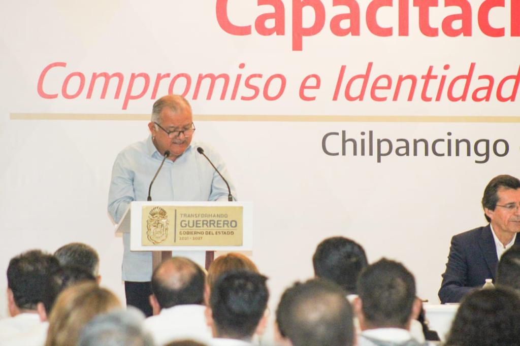 Capacita Sefina a administradores y agentes fiscales sobre compromiso e identidad en el servicio público y paquete fiscal 2024