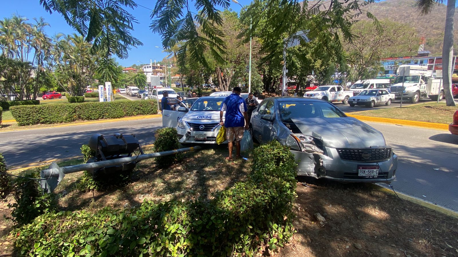 Encontronazo vehicular en el “cruce de la muerte” de la fuente del Sol