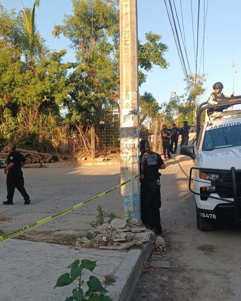 En Acapulco… Arrojan desde un vehículo a un hombre ejecutado con torniquete, en un costal