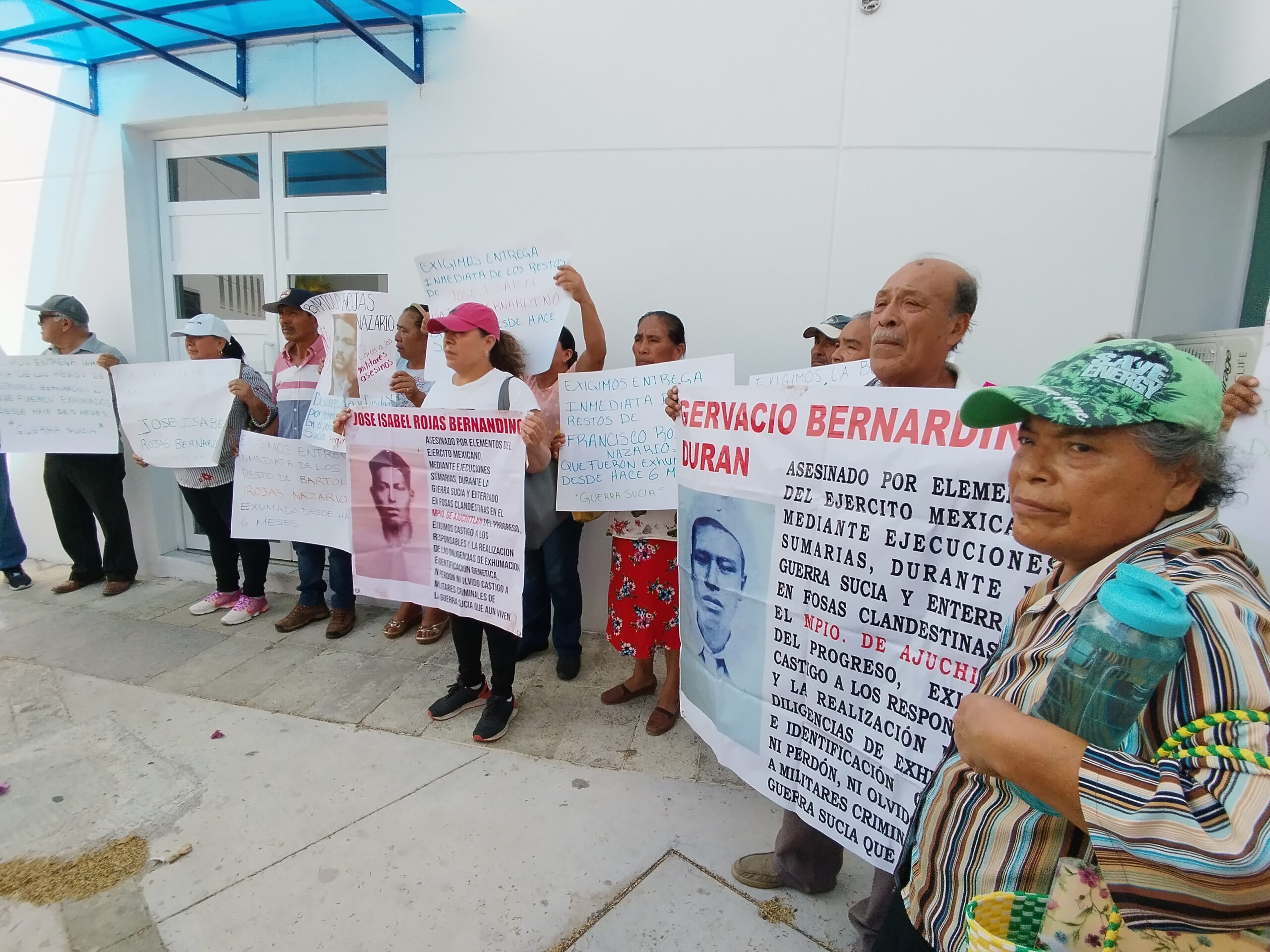 Piden que la FGE les entregue los restos de 7 personas hallados en fosas clandestinas