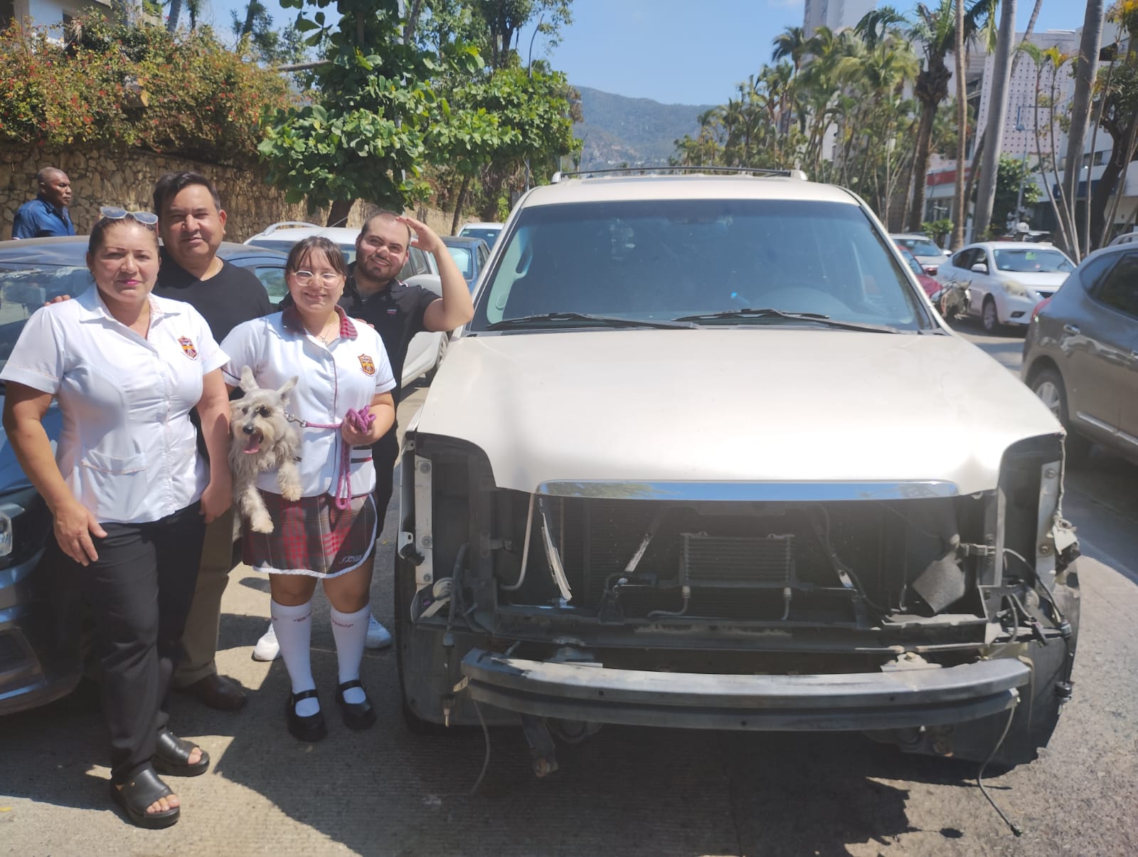 En Acapulco… Chocan la camioneta donde viajaba David Jiménez Rumbo, en la Costera