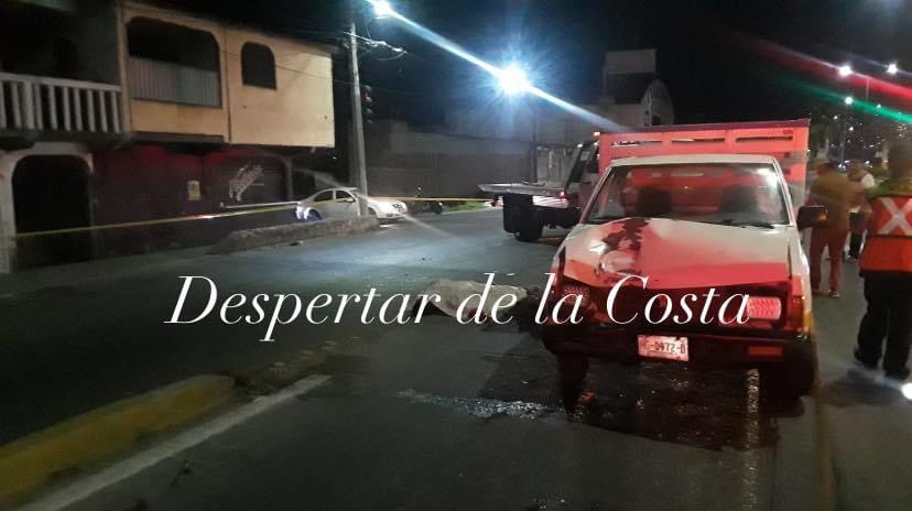 Muere motociclista arrollado por una camioneta en Paseo de Zihuatanejo