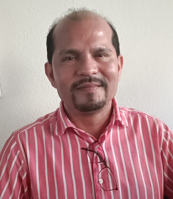Trabajadores exigen devolución de cuotas y toman instalaciones