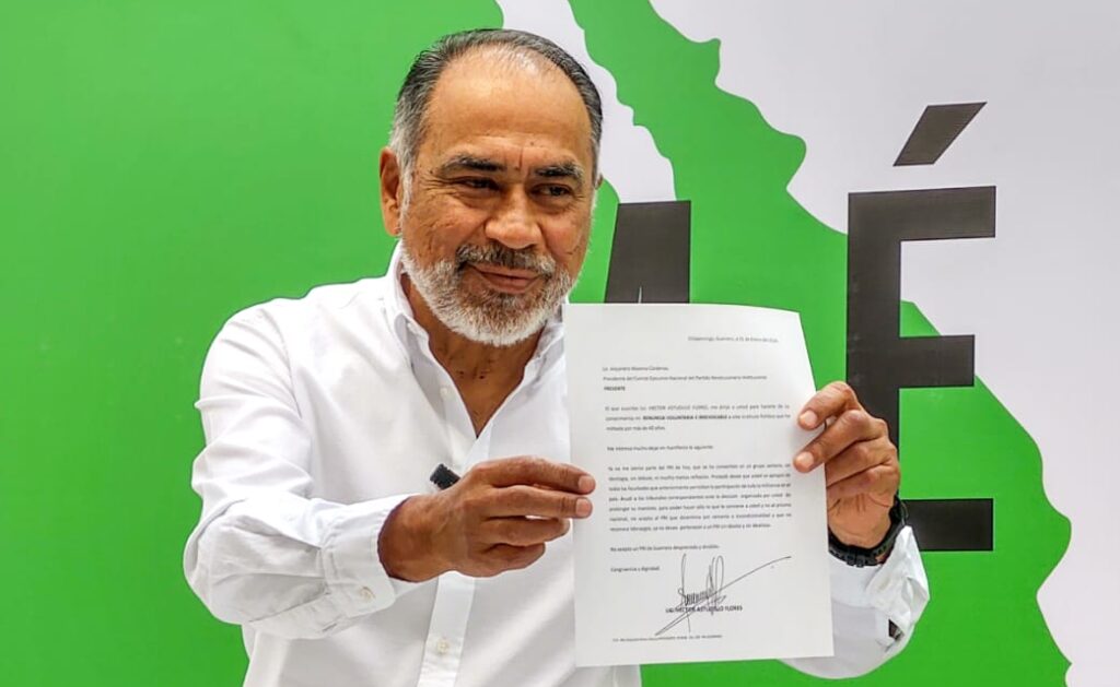Luego de 40 años de militancia, Héctor Astudillo Flores renuncia al PRI