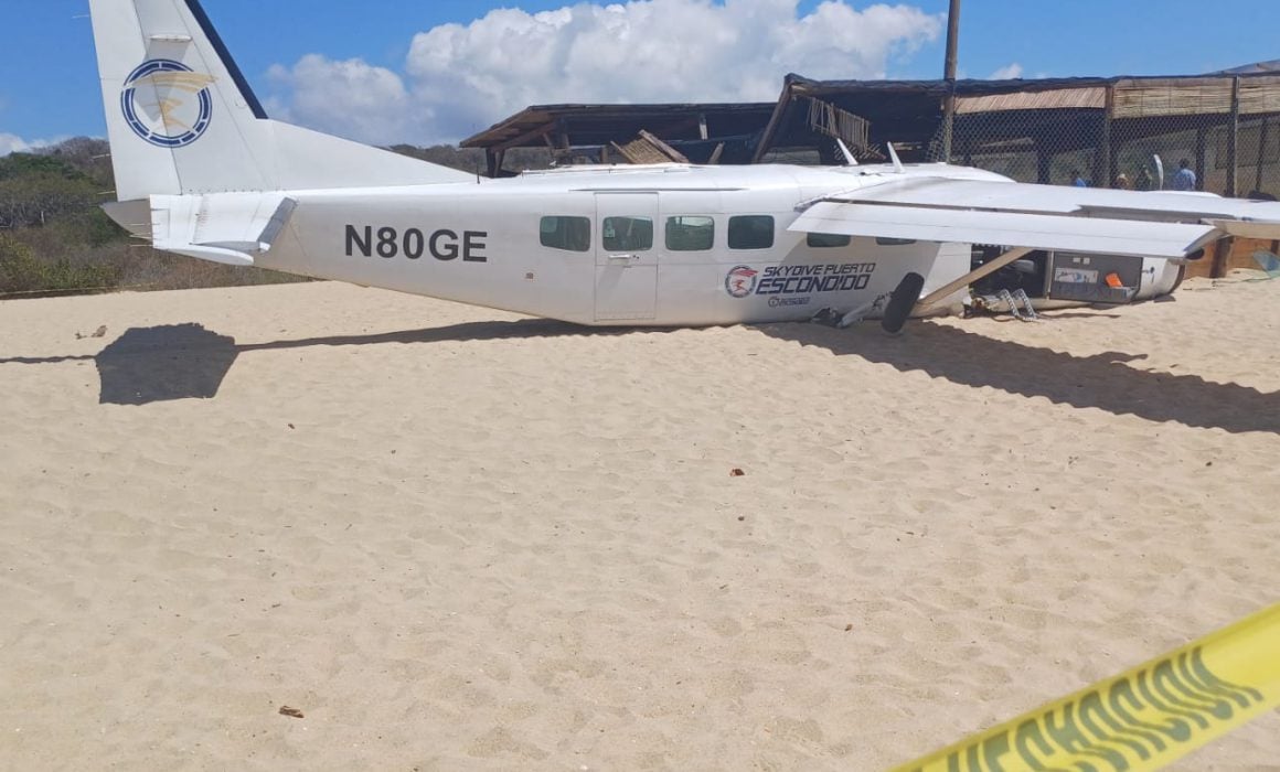 Se desploma avioneta de Skydive en Puerto Escondido