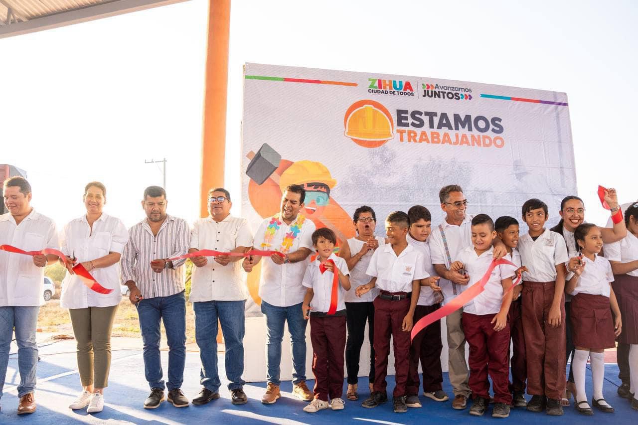 Gobierno de Zihuatanejo cumple con dotar a Playa Blanca de espacio público deportivo