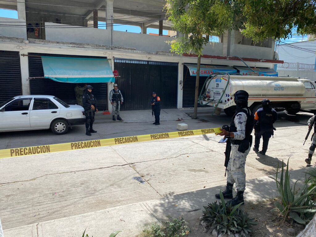 Ejecutan a balazos a un líder transportista en un sitio de Iguala