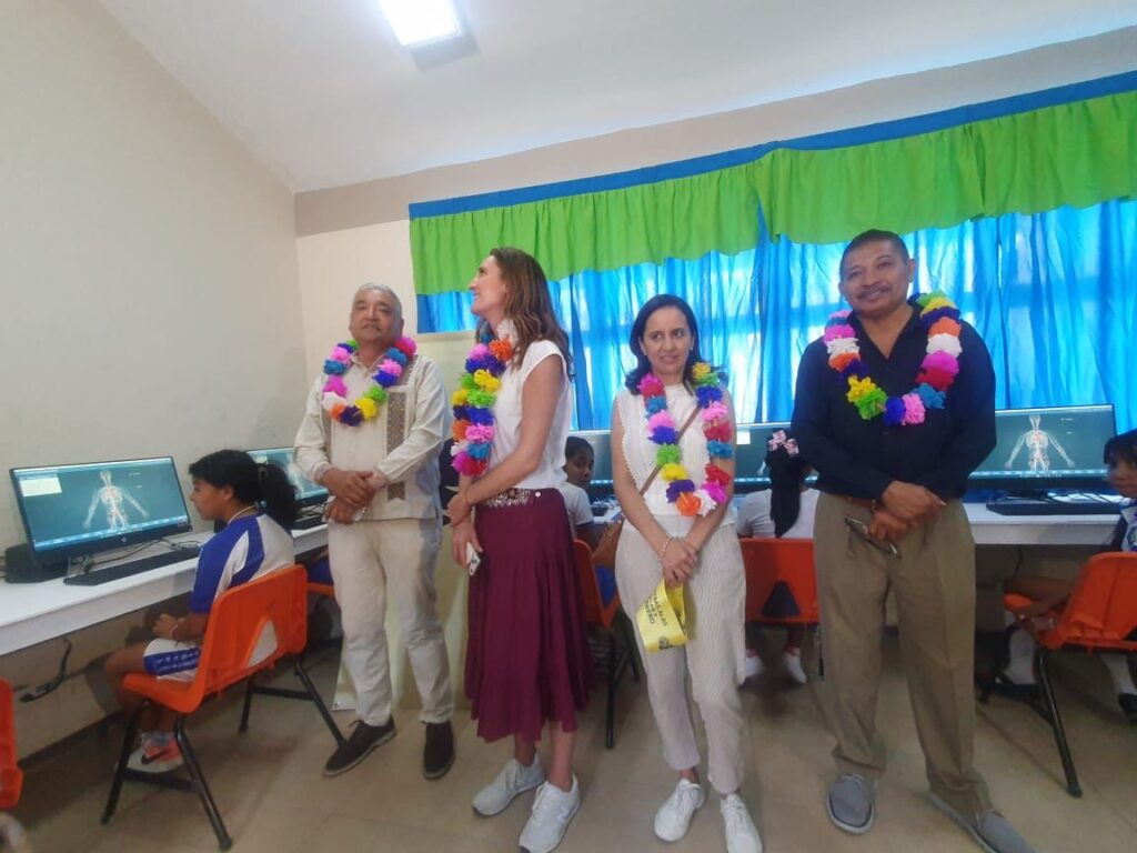 Inauguran aulas con equipos de cómputo donados por las fundaciones “ÚNETE”, “Banorte” y “Televisa”