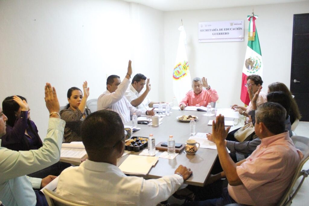 Instala titular de la SEG el consejo directivo de la Universidad Tecnológica y Politécnica de la Sierra de Guerrero