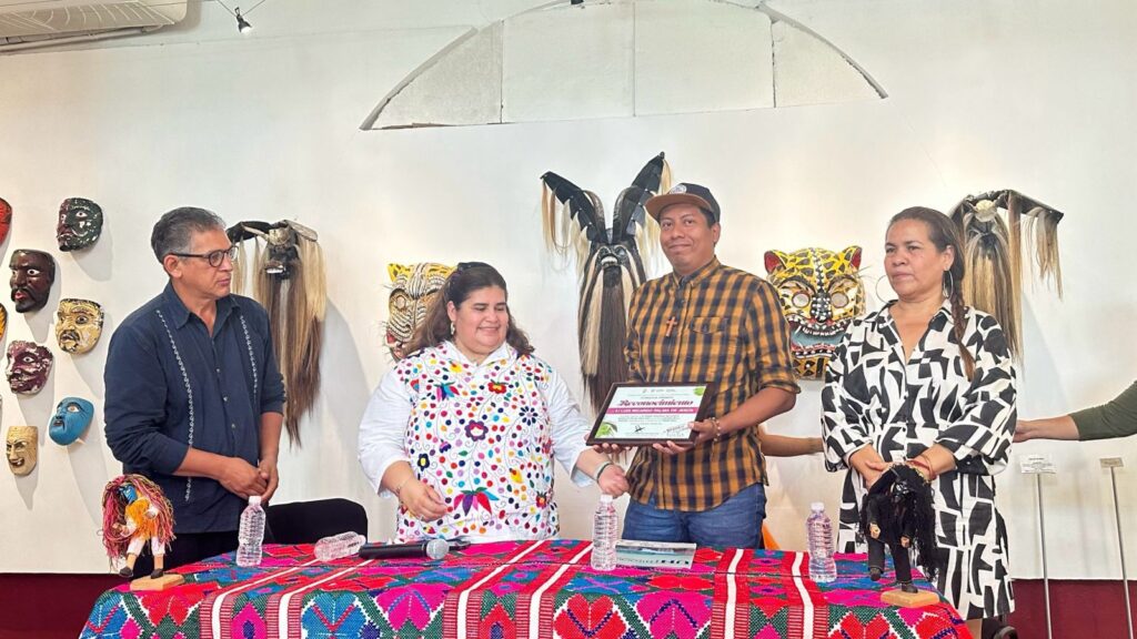 Entrega gobierno de Guerrero el XI premio nacional de cuento Acapulco en su Tinta 2023