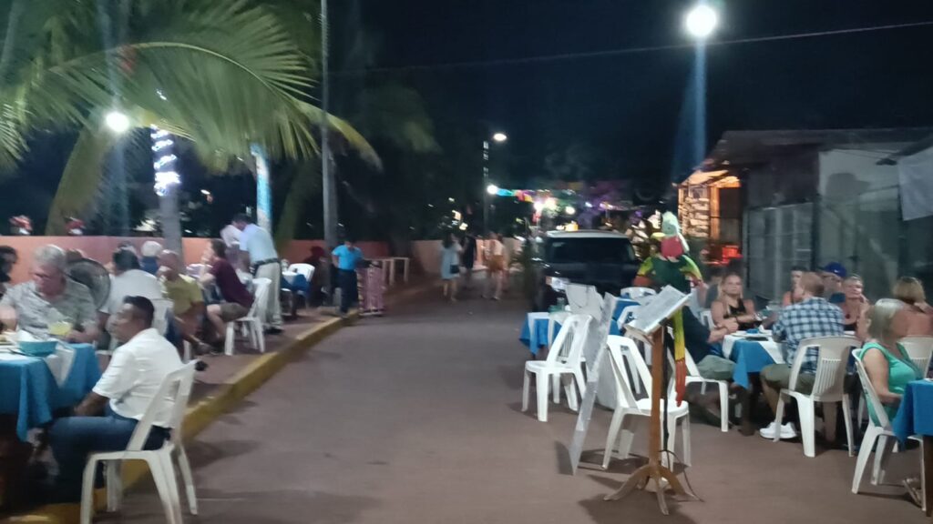 Preparativos especiales en restaurantes para el Día del Amor y la Amistad