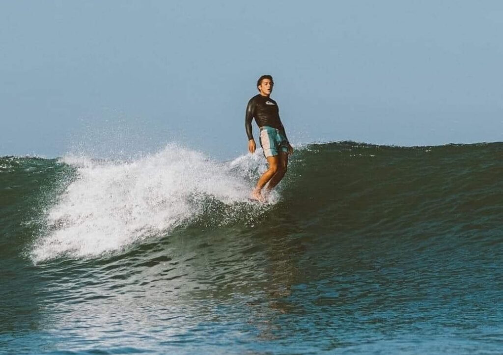 Mauricio Núñez de Playa Saladita representará a México en el mundial de Surf en El Salvador el próximo mes de Abril