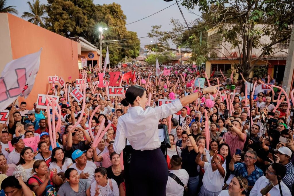 Liz Tapia se registra como aspirante única de unidad por el PRI, a la presidencia de Zihuatanejo