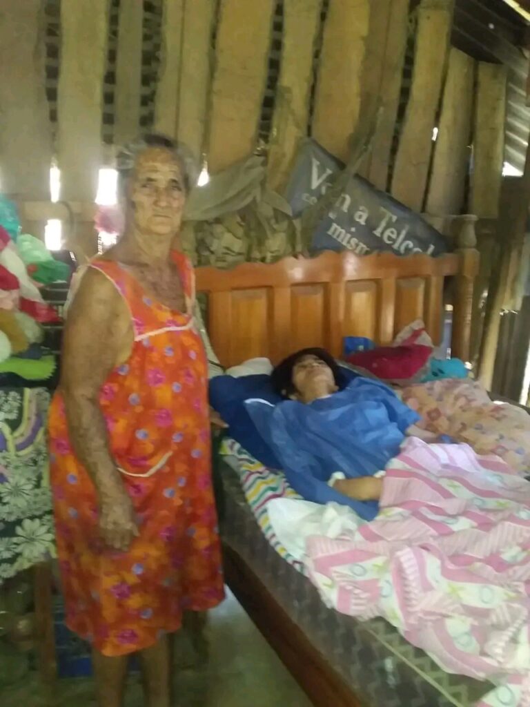Solicita apoyo para su hija enferma en Atoyac
