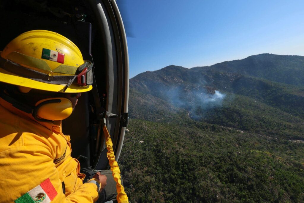 Sofocan al cien por ciento dos incendios en Acapulco