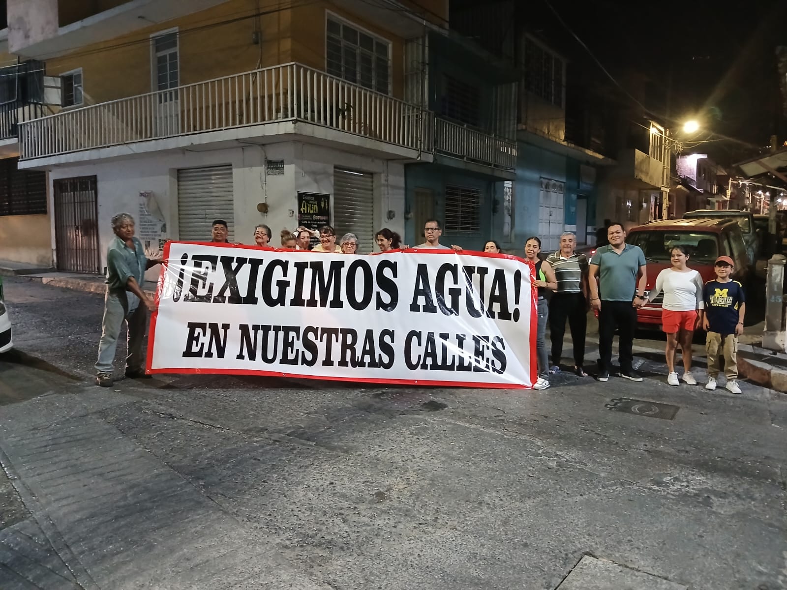 Chilpancingo… Vecinos del barrio de San Mateo también exigen agua a la CAPACH