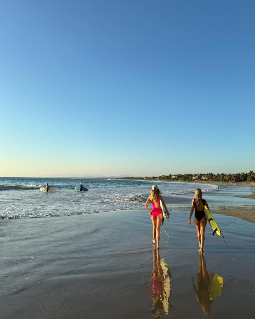 Destinos de la Costa Grande de Guerrero se posicionan como favoritos para la practica del surf a nivel internacional