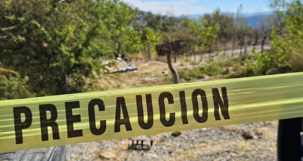 En Chilpancingo… Hallan a un joven ejecutado, al lado del libramiento nuevo a Tixtla