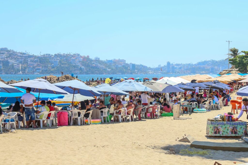 Los destinos turísticos de Guerrero viven un muy buen fin de semana largo