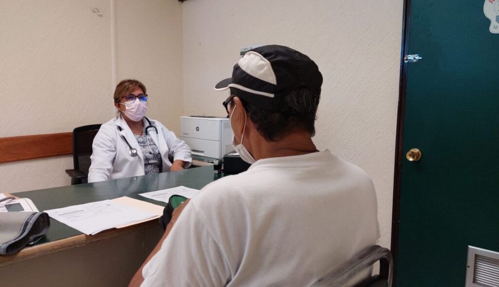 Promueve IMSS acciones de prevención en adulto mayor para evitar caídas